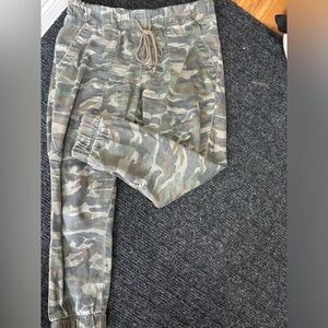 Bella Dahl pocket joggers